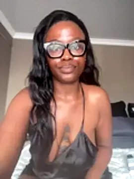 Freechat Moonzy77 on StripChat