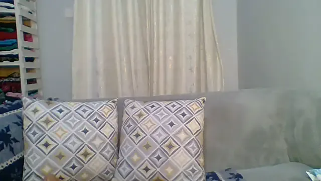 Petite_254 — SHOW ASSHOLE UPCLOSE