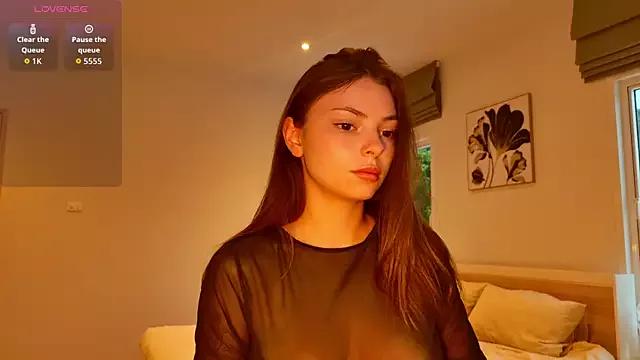 PhantomLace from StripChat