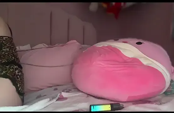 Pinkiepieexo — on knees dildo blowjob pov 