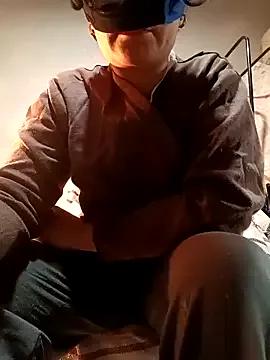 Raperin2545 from StripChat