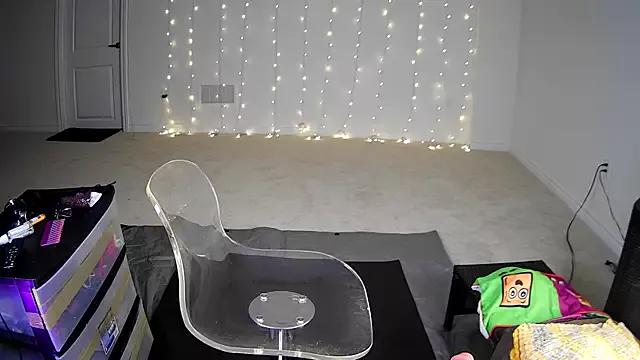 Watch gorgeous performer Ravishing_Roma Ravishing_Roma from StripChat