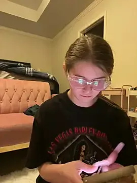 Riley_ray69 — Private on StripChat