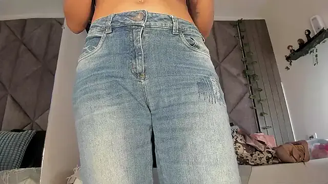 SabrinaSpell_ — delicious blow kiss  Be my san valent