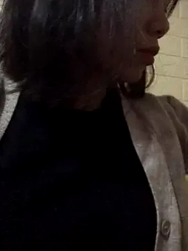 Sarahkiu on StripChat