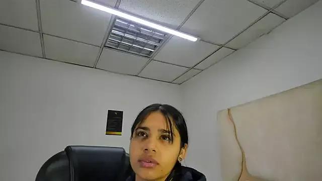 ScarletDoll from StripChat