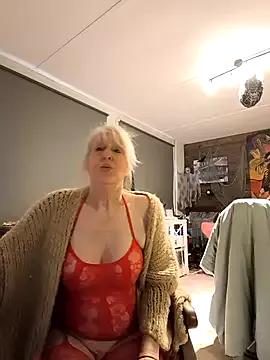 Discover SexyMilfTascha, she wants to masturbate for you SexyMilfTascha from StripChat