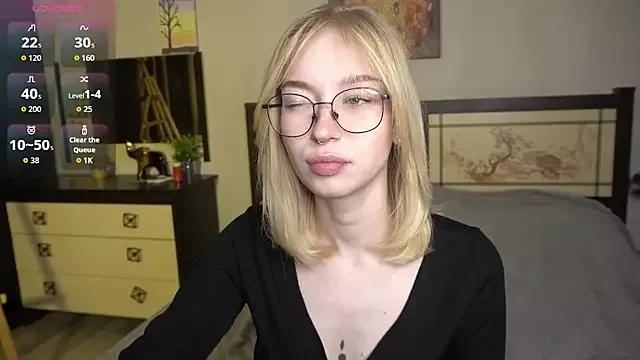 ShanelTunon from StripChat