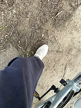 SL_NIKI_PUBLIC — Remove underwear