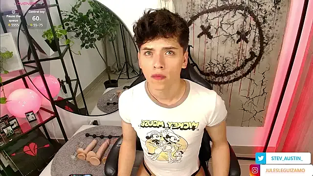 StripChat stev_austin_ is Freechat stev_austin_ — glass dildo