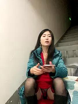 sunny-520 from StripChat