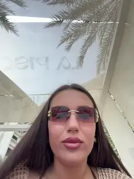 Syka0001 — Treat hungry girls toa delicious lunch