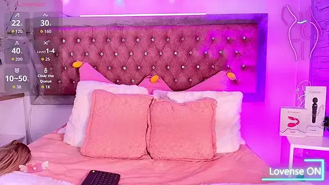 Tayzon_Foxxx from StripChat