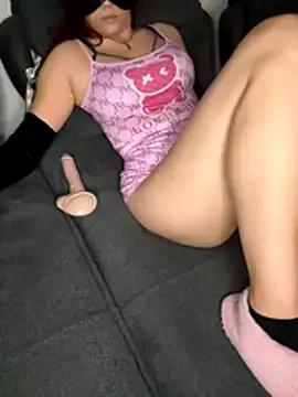 Admire StripChat's Teengirlmiaa Teengirlmiaa from StripChat