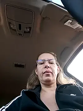 uber_babe — Show boobs on the beach