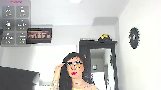 StripChat Vicky_hotmilf is Freechat Vicky_hotmilf — doggy no panty shake,slap and oil