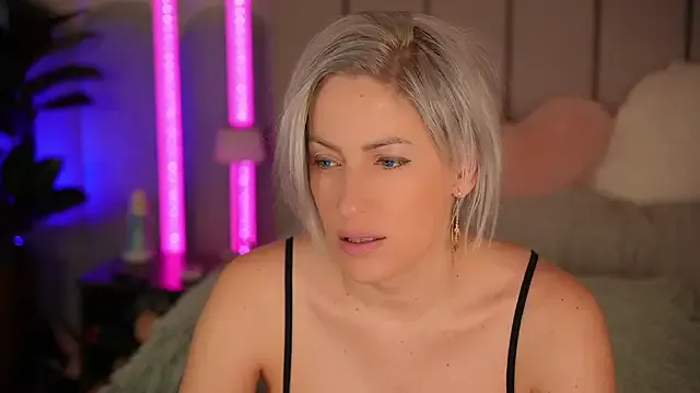 VickySecret96 — Make me wet, cum and squirt. 