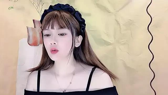 Watch VIWVI, she wants to masturbate for you VIWVI from StripChat