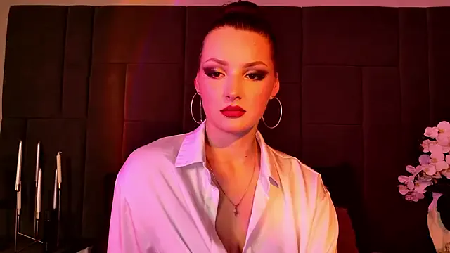 Vixsariaaa — Lick my plump lips + suck fingers